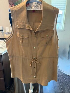 NWOT Guess Tan Utility Vest with Red Logo Tag
